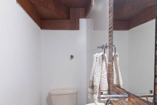 Lavabo de casa à venda com 3 quartos, 230m² em Ipanema, Porto Alegre