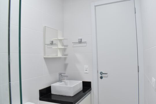 Banheiro da Suíte de apartamento à venda com 2 quartos, 73m² em Cabral, Curitiba