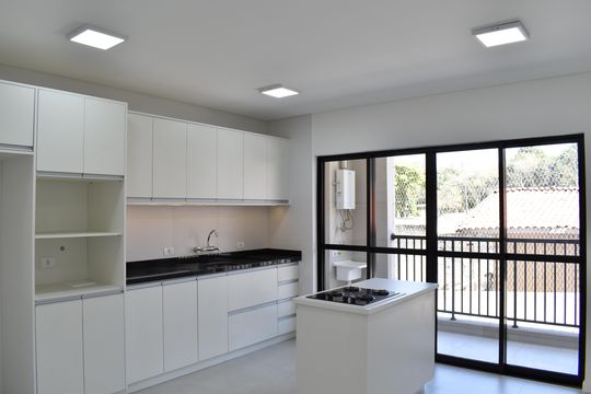Apartamento à venda com 2 quartos, 73m² em Cabral, Curitiba