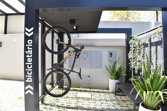 Área comum Bicicletário de apartamento à venda com 2 quartos, 73m² em Cabral, Curitiba