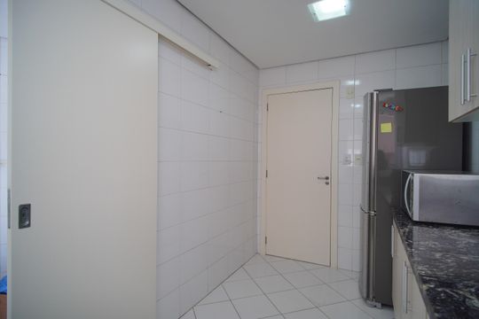 Cozinha de apartamento à venda com 3 quartos, 130m² em Centro, São Leopoldo