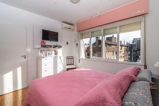 Quarto 1 de apartamento à venda com 2 quartos, 61m² em Bom Fim, Porto Alegre