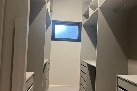 Closet de casa de condomínio para alugar com 3 quartos, 297m² em Condomínio Chácara dos Eucaliptos, São José dos Campos
