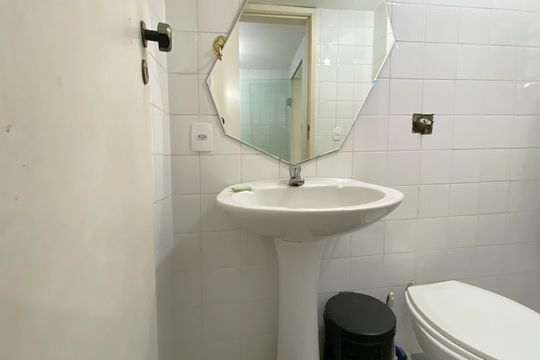 Banheiro de serviço de casa à venda com 4 quartos, 537m² em Minas Brasil, Belo Horizonte