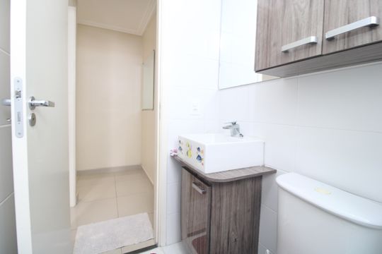 Banheiro Social de apartamento à venda com 2 quartos, 45m² em Vila Socorro, São Paulo