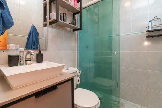 Banheiro da Suíte de casa de condomínio à venda com 3 quartos, 53m² em Vila Santa Teresa, São Paulo