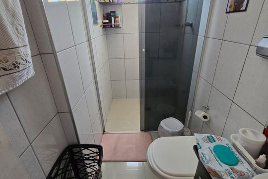 Banheiro de apartamento à venda com 2 quartos, 53m² em Vila Gustavo, São Paulo
