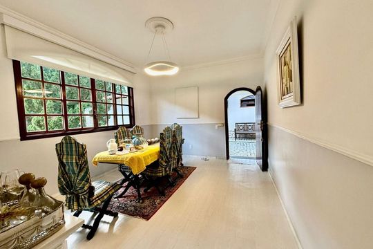 Casa à venda com 6 quartos, 620m² em Piratininga, Niterói