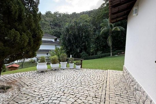 Casa à venda com 6 quartos, 620m² em Piratininga, Niterói
