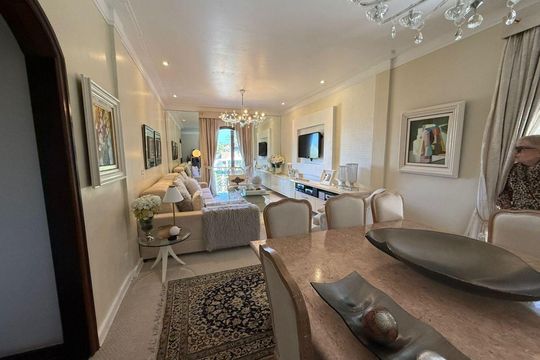 Casa à venda com 6 quartos, 620m² em Piratininga, Niterói