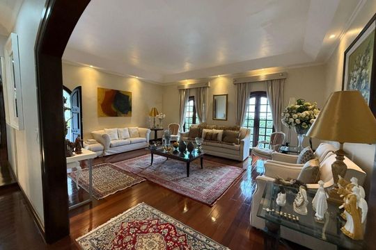 Casa à venda com 6 quartos, 620m² em Piratininga, Niterói