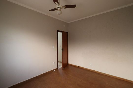 Suíte de casa para alugar com 4 quartos, 450m² em Residencial E Comercial Palmares, Ribeirão Preto
