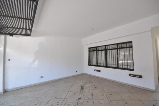 Garagem de casa à venda com 3 quartos, 200m² em Jardim Tremembé , São Paulo