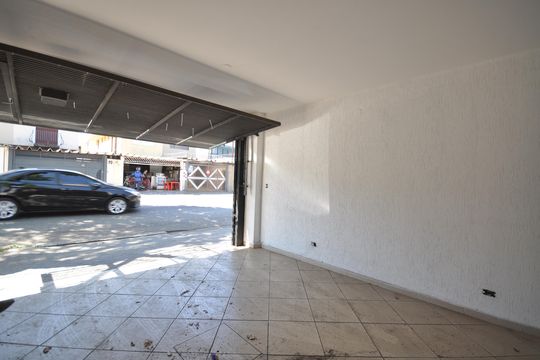Garagem de casa à venda com 3 quartos, 200m² em Jardim Tremembé , São Paulo