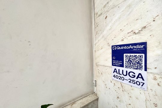 Placa de kitnet/studio para alugar com 1 quarto, 26m² em Copacabana, Rio de Janeiro