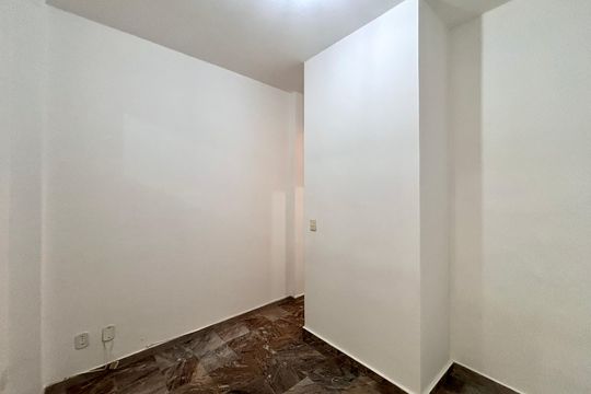 Sala de kitnet/studio para alugar com 1 quarto, 26m² em Copacabana, Rio de Janeiro