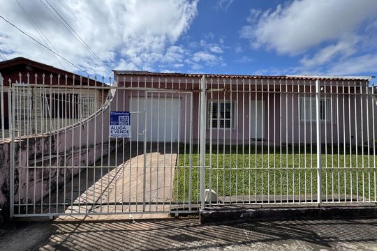 Fachada de casa à venda com 2 quartos, 100m² em Pinheiro, São Leopoldo