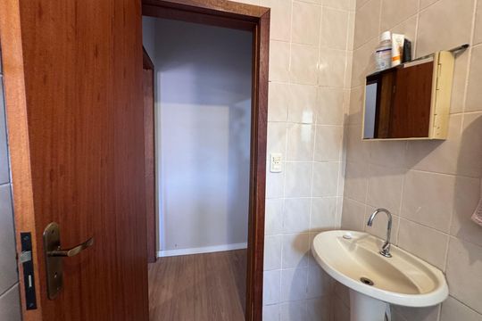 Banheiro de casa à venda com 2 quartos, 100m² em Pinheiro, São Leopoldo