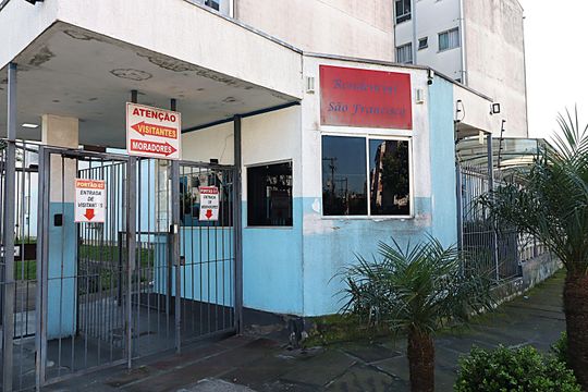 Fachada de apartamento à venda com 2 quartos, 50m² em Rubem Berta, Porto Alegre