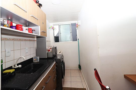 Cozinha de apartamento à venda com 2 quartos, 50m² em Rubem Berta, Porto Alegre