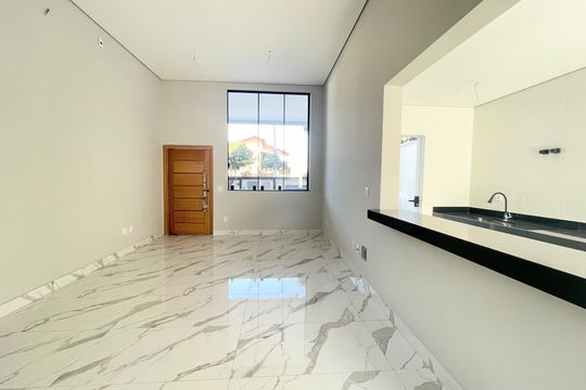 Sala de casa à venda com 3 quartos, 130m² em Sinimbu, Belo Horizonte