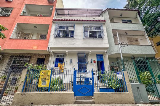 Fachada de casa à venda com 4 quartos, 280m² em Botafogo, Rio de Janeiro