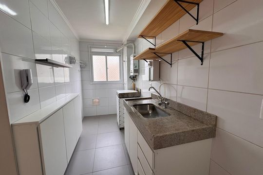 Cozinha de apartamento para alugar com 2 quartos, 43m² em Jardim Iris, São Paulo