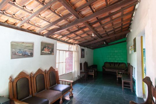 Sala de casa à venda com 2 quartos, 243m² em Jaqueline, Belo Horizonte