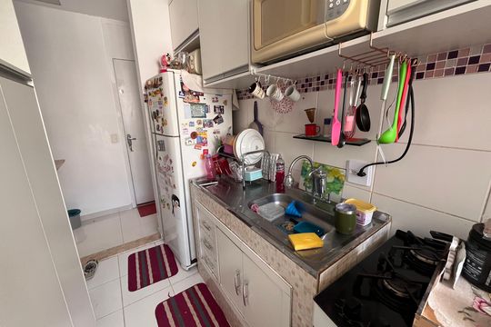 Cozinha de apartamento à venda com 3 quartos, 60m² em Vargem Pequena, Rio de Janeiro