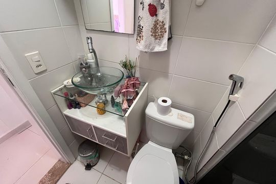 Banheiro de apartamento à venda com 3 quartos, 60m² em Vargem Pequena, Rio de Janeiro