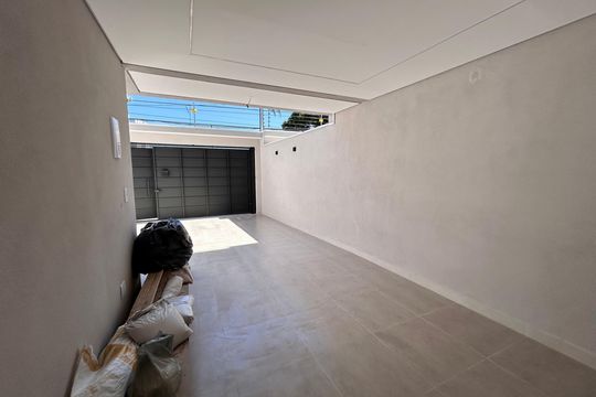 Garagem de casa à venda com 4 quartos, 135m² em Vila Augusta, Guarulhos