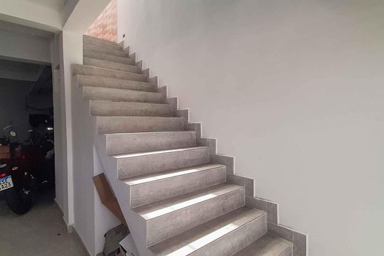 Escada de casa à venda com 3 quartos, 280m² em Padroeira, Osasco