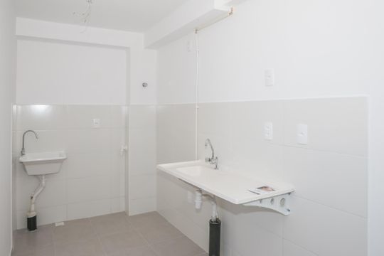 Cozinha e Área de Serviço de apartamento para alugar com 2 quartos, 38m² em Lapa de Baixo, São Paulo