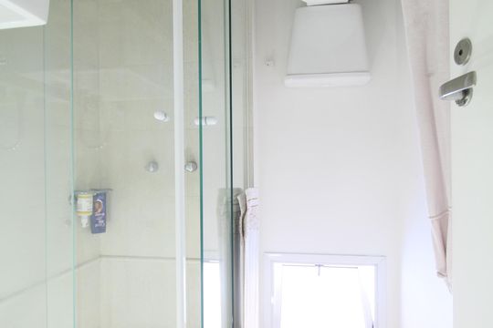 Banheiro suíte  de apartamento para alugar com 2 quartos, 69m² em Vila Andrade, São Paulo