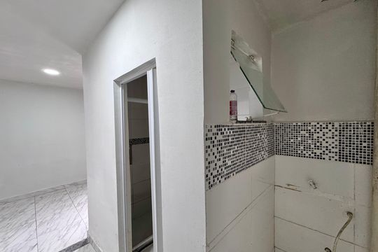 Cozinha e Área de Serviço de apartamento para alugar com 1 quarto, 80m² em Vargem Grande, Rio de Janeiro