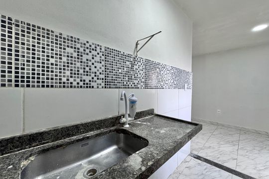 Cozinha e Área de Serviço de apartamento para alugar com 1 quarto, 80m² em Vargem Grande, Rio de Janeiro