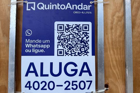 Plaquinha Quinto Andar de apartamento para alugar com 1 quarto, 80m² em Vargem Grande, Rio de Janeiro
