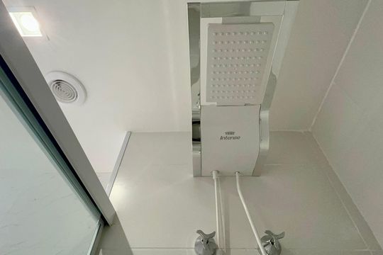 Banheiro Social de kitnet/studio à venda com 1 quarto, 25m² em Pinheiros, São Paulo