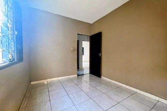 Casa para alugar com 2 quartos, 137m² em Milionários, Belo Horizonte