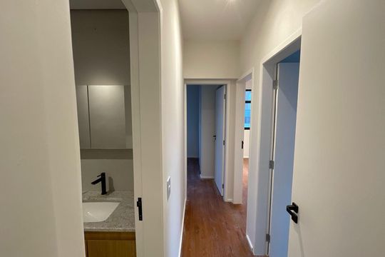 Corredor de apartamento à venda com 4 quartos, 100m² em Savassi, Belo Horizonte
