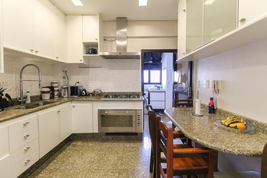 Cozinha de apartamento à venda com 3 quartos, 139m² em Vila Jacuí, São Paulo