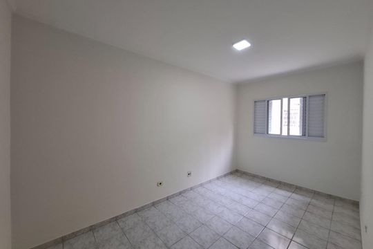 Quarto de casa à venda com 4 quartos, 200m² em Jardim Luanda, São Paulo