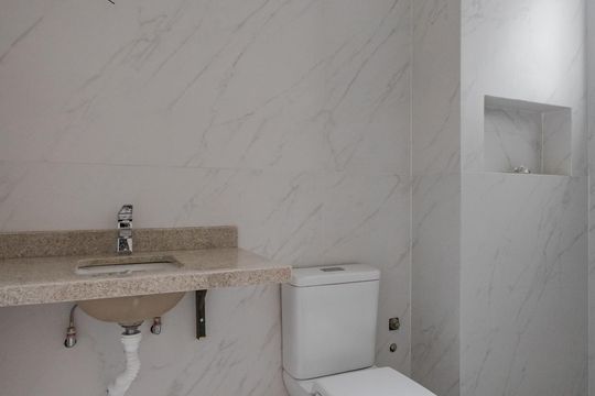 Banheiro Social de apartamento à venda com 2 quartos, 86m² em Bom Fim, Porto Alegre