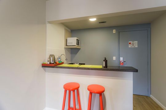 Cozinha de apartamento para alugar com 1 quarto, 34m² em Itaim Bibi, São Paulo
