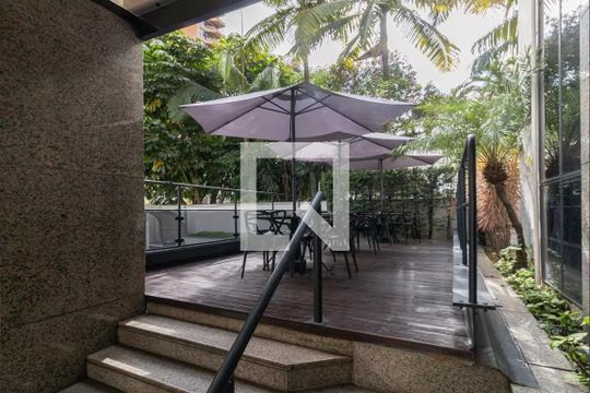 Área comum de apartamento para alugar com 1 quarto, 34m² em Itaim Bibi, São Paulo