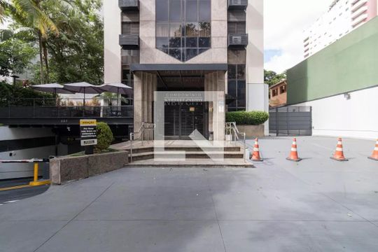 Fachada de apartamento para alugar com 1 quarto, 34m² em Itaim Bibi, São Paulo