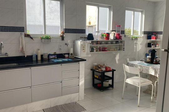 Cozinha de casa de condomínio à venda com 5 quartos, 530m² em Barra da Tijuca, Rio de Janeiro