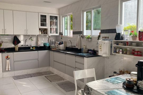 Cozinha de casa de condomínio à venda com 5 quartos, 530m² em Barra da Tijuca, Rio de Janeiro