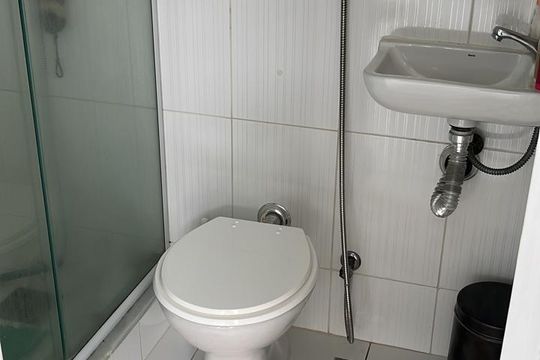Banheiro de casa de condomínio à venda com 5 quartos, 530m² em Barra da Tijuca, Rio de Janeiro