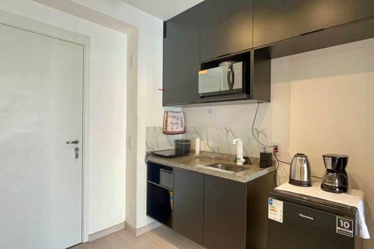 Cozinha de kitnet/studio para alugar com 1 quarto, 31m² em Cerqueira César, São Paulo